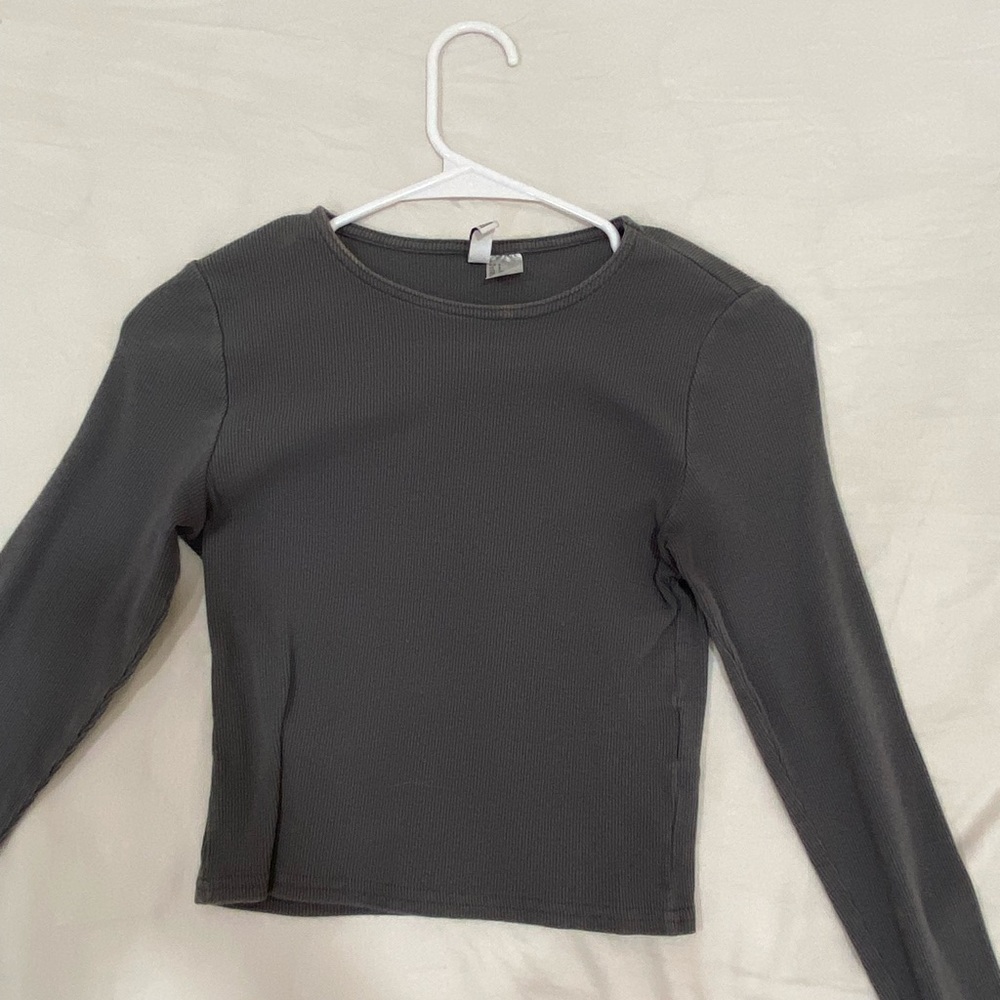 Women's Gray Long Sleeve Top